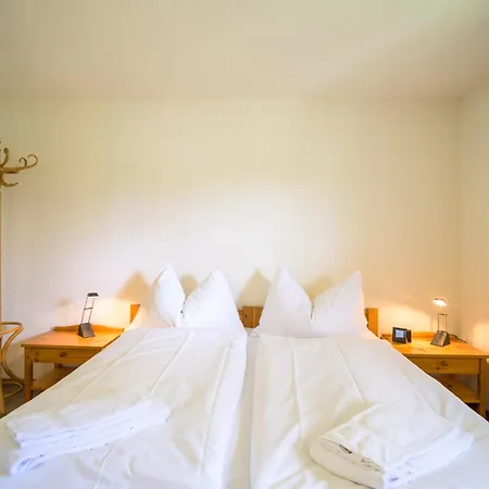 Edelweiss Ferienwohnung, Attica Muntognas * פלימס