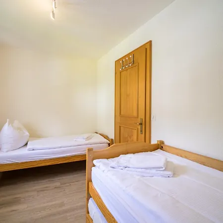 Daire Edelweiss Ferienwohnung, Attica Muntognas