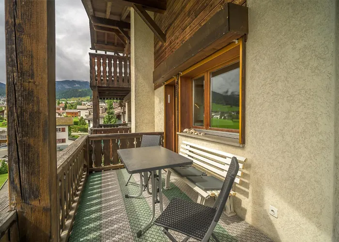 Apartment Edelweiss Ferienwohnung, Attica Muntognas